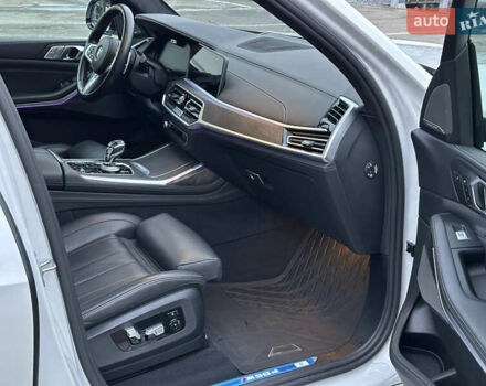 Белый БМВ X7, объемом двигателя 2.99 л и пробегом 49 тыс. км за 99900 $, фото 45 на Automoto.ua