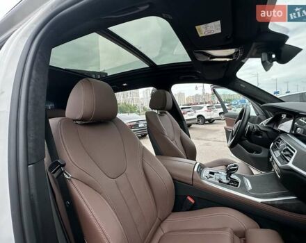 Белый БМВ X7, объемом двигателя 2.99 л и пробегом 22 тыс. км за 96800 $, фото 39 на Automoto.ua