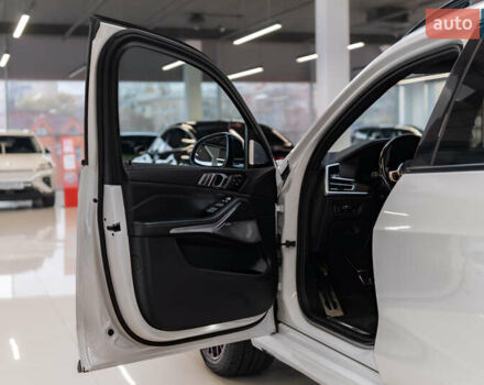 Белый БМВ X7, объемом двигателя 2.99 л и пробегом 101 тыс. км за 96676 $, фото 25 на Automoto.ua