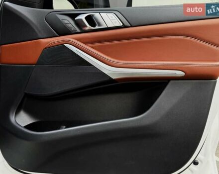 Белый БМВ X7, объемом двигателя 2.99 л и пробегом 120 тыс. км за 77999 $, фото 37 на Automoto.ua