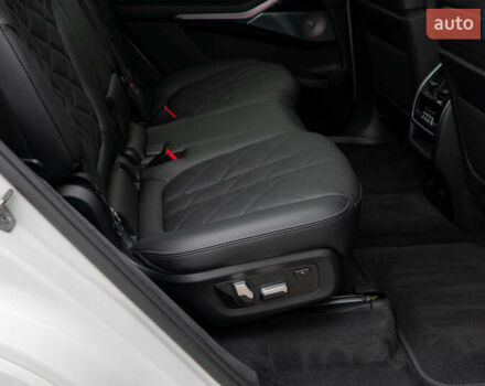 Белый БМВ X7, объемом двигателя 3 л и пробегом 75 тыс. км за 86000 $, фото 42 на Automoto.ua