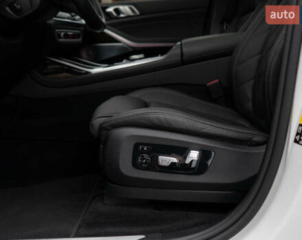 Белый БМВ X7, объемом двигателя 3 л и пробегом 75 тыс. км за 86000 $, фото 26 на Automoto.ua