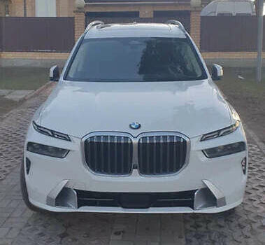 Белый БМВ X7, объемом двигателя 3 л и пробегом 68 тыс. км за 110000 $, фото 3 на Automoto.ua