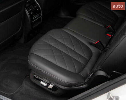 Белый БМВ X7, объемом двигателя 3 л и пробегом 75 тыс. км за 86000 $, фото 37 на Automoto.ua