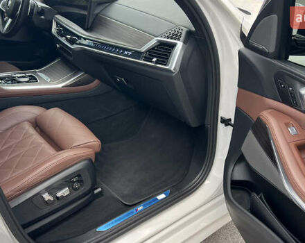 Белый БМВ X7, объемом двигателя 3 л и пробегом 115 тыс. км за 115000 $, фото 17 на Automoto.ua