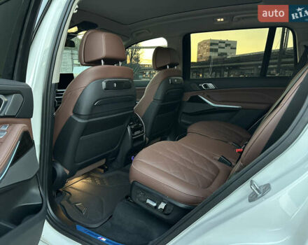 Белый БМВ X7, объемом двигателя 3 л и пробегом 11 тыс. км за 95000 $, фото 12 на Automoto.ua