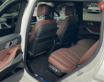 Белый БМВ X7, объемом двигателя 3 л и пробегом 115 тыс. км за 112000 $, фото 13 на Automoto.ua