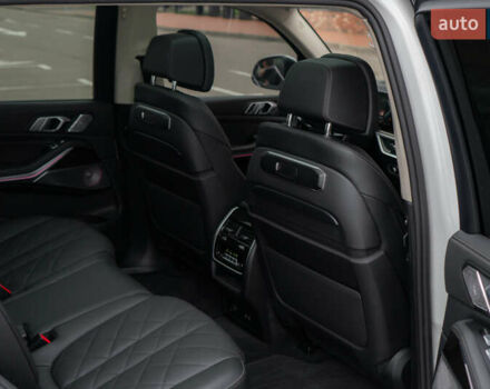 Белый БМВ X7, объемом двигателя 3 л и пробегом 75 тыс. км за 86000 $, фото 40 на Automoto.ua