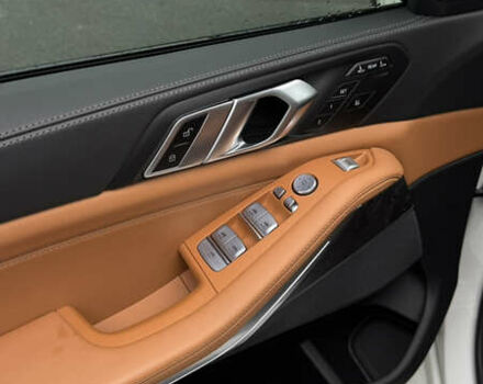 Білий БМВ X7, об'ємом двигуна 3 л та пробігом 60 тис. км за 99999 $, фото 32 на Automoto.ua