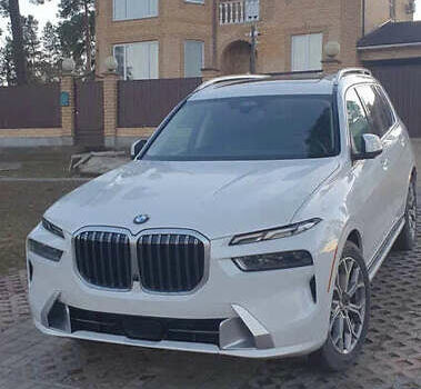 Белый БМВ X7, объемом двигателя 3 л и пробегом 68 тыс. км за 110000 $, фото 1 на Automoto.ua