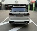 Белый БМВ X7, объемом двигателя 3 л и пробегом 73 тыс. км за 88000 $, фото 2 на Automoto.ua