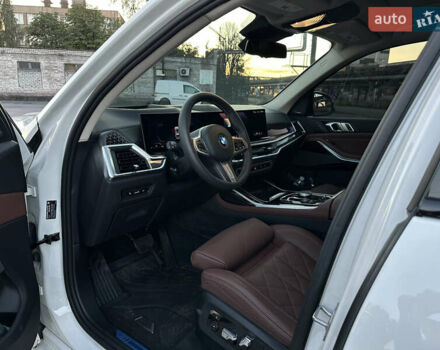 Белый БМВ X7, объемом двигателя 3 л и пробегом 11 тыс. км за 95000 $, фото 10 на Automoto.ua