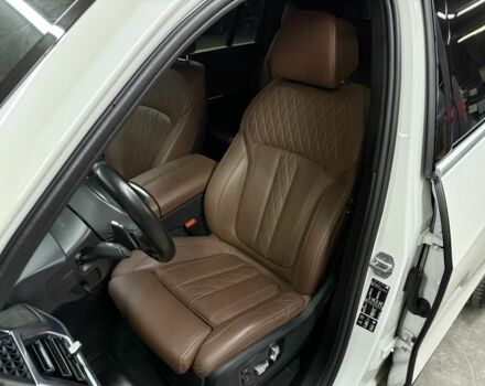 Белый БМВ X7, объемом двигателя 3 л и пробегом 48 тыс. км за 123000 $, фото 16 на Automoto.ua