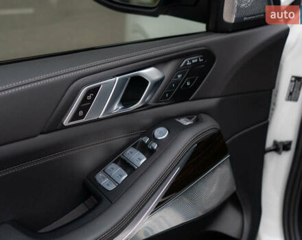 Белый БМВ X7, объемом двигателя 3 л и пробегом 75 тыс. км за 86000 $, фото 30 на Automoto.ua