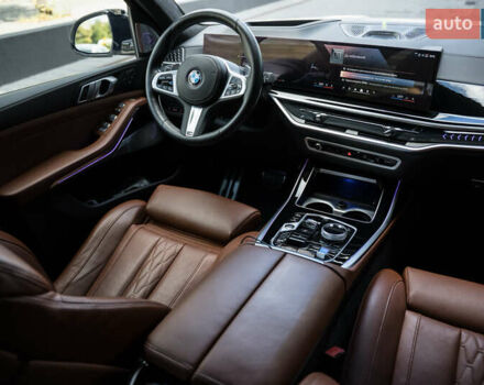Белый БМВ X7, объемом двигателя 3 л и пробегом 27 тыс. км за 121000 $, фото 29 на Automoto.ua