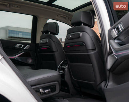 Белый БМВ X7, объемом двигателя 3 л и пробегом 75 тыс. км за 86000 $, фото 39 на Automoto.ua