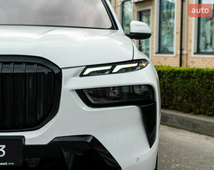 Белый БМВ X7, объемом двигателя 3 л и пробегом 75 тыс. км за 86000 $, фото 3 на Automoto.ua
