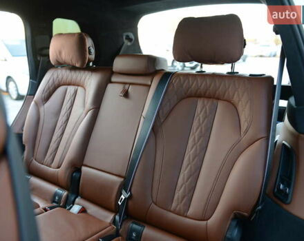 Белый БМВ X7, объемом двигателя 4.39 л и пробегом 80 тыс. км за 137500 $, фото 36 на Automoto.ua