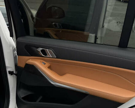 Білий БМВ X7, об'ємом двигуна 3 л та пробігом 60 тис. км за 99999 $, фото 58 на Automoto.ua