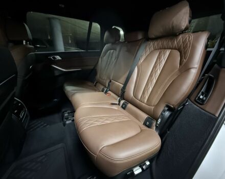 Белый БМВ X7, объемом двигателя 3 л и пробегом 48 тыс. км за 123000 $, фото 17 на Automoto.ua