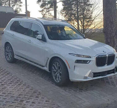 Белый БМВ X7, объемом двигателя 3 л и пробегом 68 тыс. км за 110000 $, фото 2 на Automoto.ua