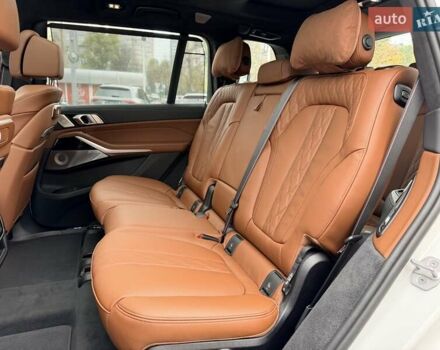 Белый БМВ X7, объемом двигателя 3 л и пробегом 1 тыс. км за 148999 $, фото 29 на Automoto.ua