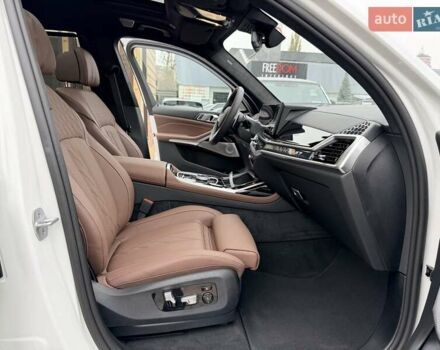 Білий БМВ X7, об'ємом двигуна 3 л та пробігом 1 тис. км за 153500 $, фото 48 на Automoto.ua