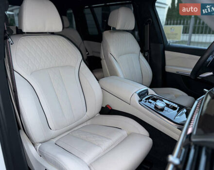 Белый БМВ X7, объемом двигателя 4.39 л и пробегом 35 тыс. км за 149900 $, фото 13 на Automoto.ua