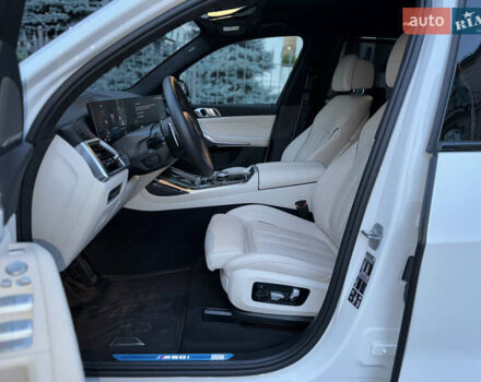 Белый БМВ X7, объемом двигателя 4.39 л и пробегом 35 тыс. км за 149900 $, фото 10 на Automoto.ua