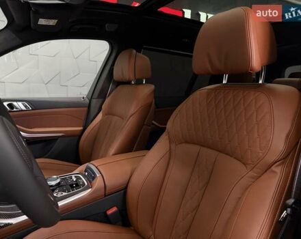 Белый БМВ X7, объемом двигателя 3 л и пробегом 1 тыс. км за 157500 $, фото 49 на Automoto.ua