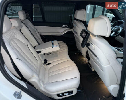 Белый БМВ X7, объемом двигателя 4.39 л и пробегом 35 тыс. км за 149900 $, фото 15 на Automoto.ua