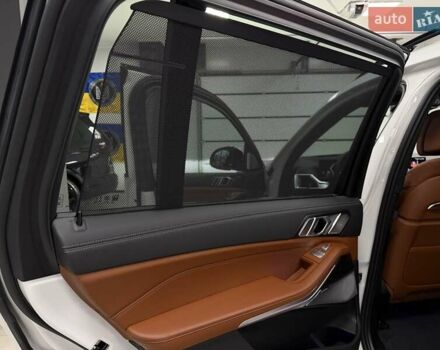 Белый БМВ X7, объемом двигателя 3 л и пробегом 1 тыс. км за 146900 $, фото 49 на Automoto.ua