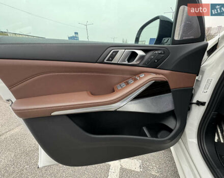 Белый БМВ X7, объемом двигателя 2.99 л и пробегом 34 тыс. км за 134000 $, фото 23 на Automoto.ua