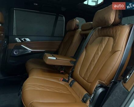 Белый БМВ X7, объемом двигателя 3 л и пробегом 1 тыс. км за 157500 $, фото 60 на Automoto.ua