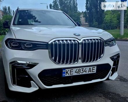 Белый БМВ X7, объемом двигателя 3 л и пробегом 138 тыс. км за 61750 $, фото 1 на Automoto.ua