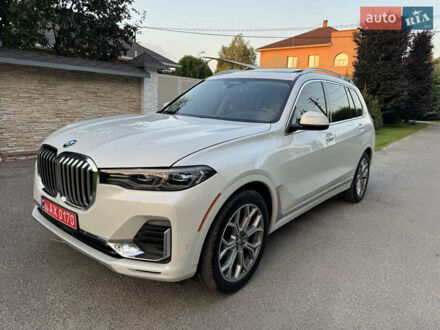 БМВ X7 2019 в Киеве на Automoto.ua Белый БМВ X7, объемом двигателя 3 л и пробегом 80 тыс. км за 54800 $, фото 1 на Automoto.ua