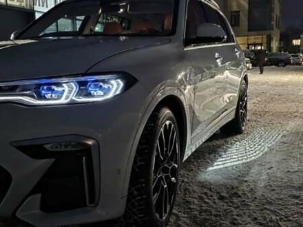 Белый БМВ X7, объемом двигателя 3 л и пробегом 65 тыс. км за 76000 $, фото 1 на Automoto.ua