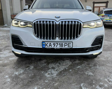 Белый БМВ X7, объемом двигателя 3 л и пробегом 140 тыс. км за 69000 $, фото 1 на Automoto.ua