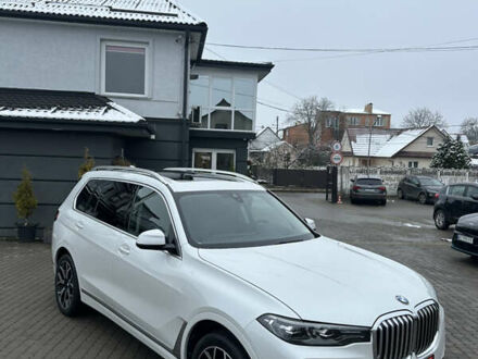 Белый БМВ X7, объемом двигателя 3 л и пробегом 154 тыс. км за 48999 $, фото 1 на Automoto.ua