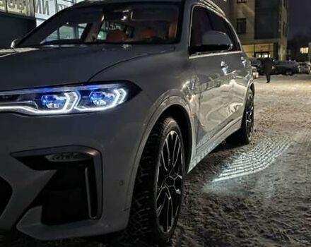 Белый БМВ X7, объемом двигателя 3 л и пробегом 65 тыс. км за 76000 $, фото 1 на Automoto.ua