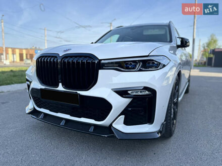 БМВ X7 2020 в Белой Церкве на Automoto.ua Белый БМВ X7, объемом двигателя 3 л и пробегом 56 тыс. км за 64990 $, фото 1 на Automoto.ua
