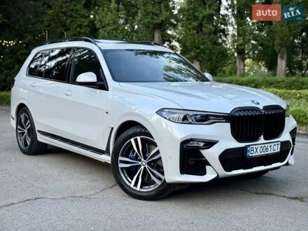 БМВ X7 2021 в Киеве на Automoto.ua Белый БМВ X7, объемом двигателя 2.99 л и пробегом 79 тыс. км за 76950 $, фото 1 на Automoto.ua