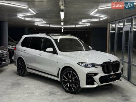 БМВ X7 2022 в Одессе на Automoto.ua Белый БМВ X7, объемом двигателя 2.99 л и пробегом 33 тыс. км за 89000 $, фото 1 на Automoto.ua