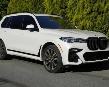 Белый БМВ X7, объемом двигателя 4.4 л и пробегом 28 тыс. км за 38750 $, фото 1 на Automoto.ua