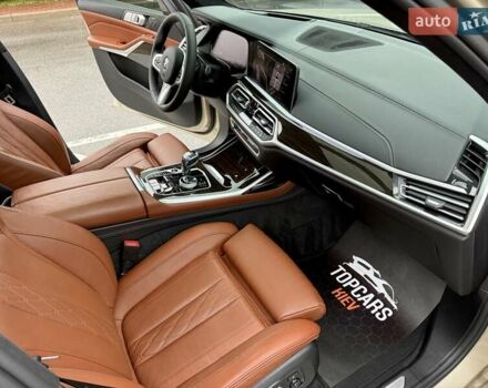 Бежевый БМВ X7, объемом двигателя 3 л и пробегом 118 тыс. км за 64700 $, фото 32 на Automoto.ua