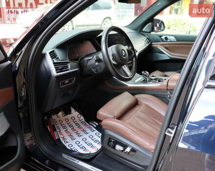 Черный БМВ X7, объемом двигателя 3 л и пробегом 115 тыс. км за 77900 $, фото 15 на Automoto.ua