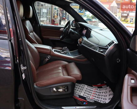 Черный БМВ X7, объемом двигателя 3 л и пробегом 115 тыс. км за 77900 $, фото 54 на Automoto.ua