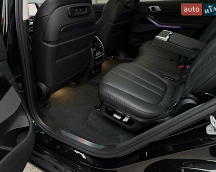 Черный БМВ X7, объемом двигателя 3 л и пробегом 38 тыс. км за 67000 $, фото 19 на Automoto.ua