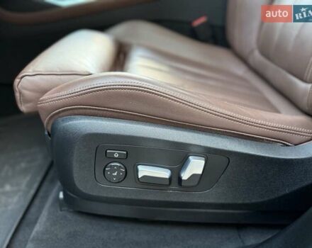 Черный БМВ X7, объемом двигателя 3 л и пробегом 59 тыс. км за 74900 $, фото 23 на Automoto.ua
