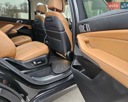 Чорний БМВ X7, об'ємом двигуна 0 л та пробігом 185 тис. км за 49500 $, фото 22 на Automoto.ua